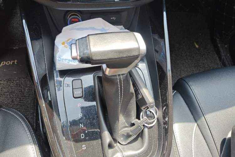 Used Baojun 530 2020 1.5T CVT Prestige Connected Version 7 Seats Gear Lever