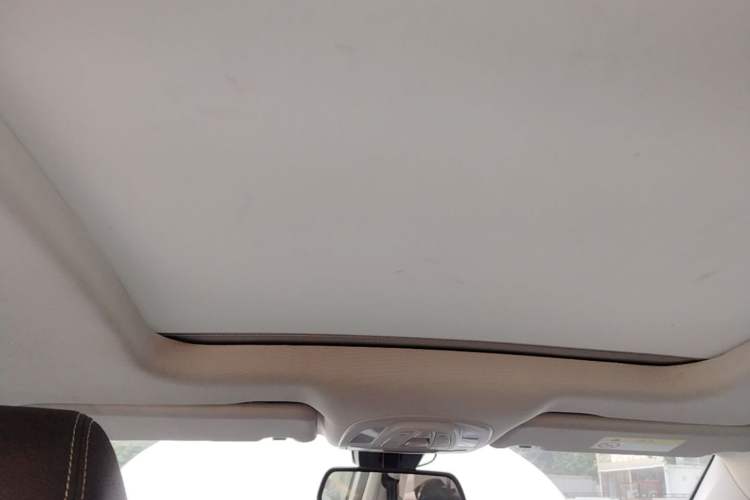 Used Baojun 530 2020 1.5T CVT Prestige Connected Version 7 Seats Headliner