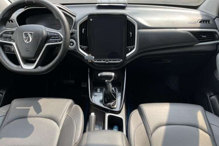 Used Baojun 530 2020 1.5T CVT Luxury Connected Version 5 Seats Interior 1