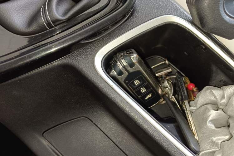 Used Baojun 530 2020 1.5T CVT Luxury Connected Version 6 Seats Interior 1