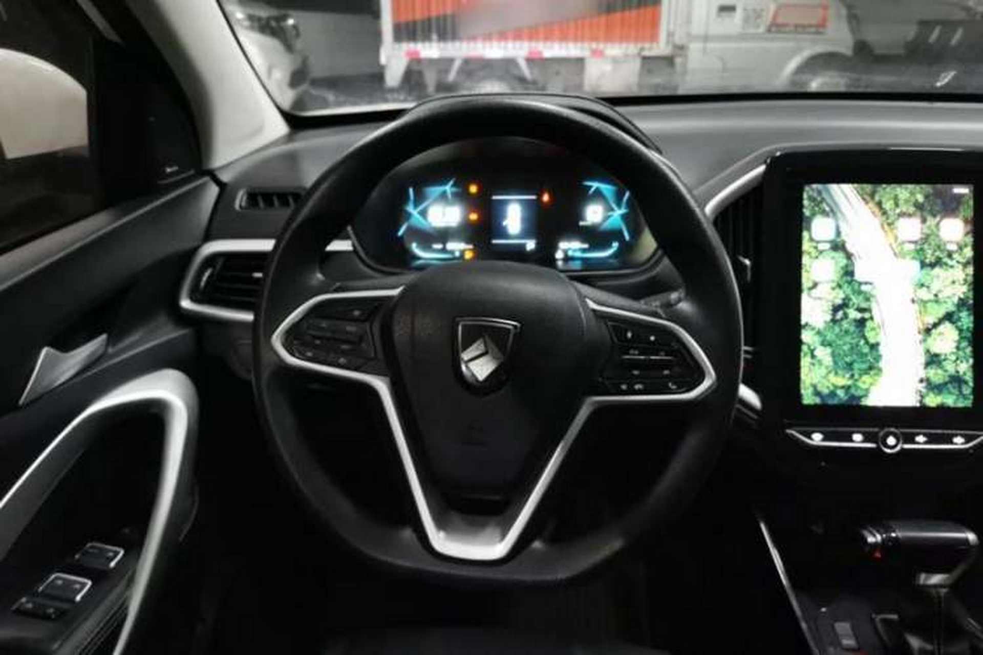 Used Baojun 530 2020 1.5T CVT Prestige Connected Version 7 Seats Interior 2