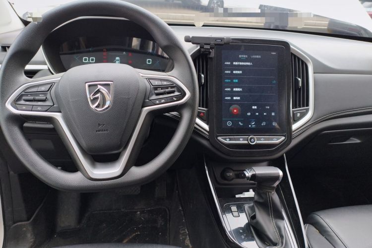 Used Baojun 530 2020 1.5T CVT Luxury Connected Version 5 Seats Interior 2