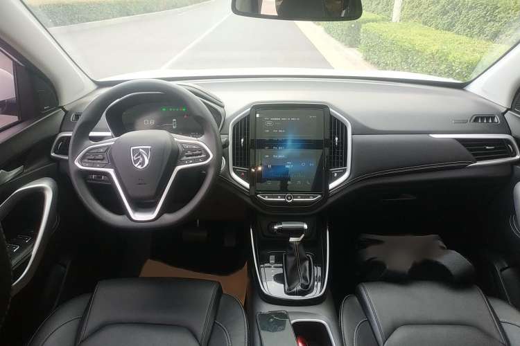Used Baojun 530 2020 1.5T CVT Prestige Connected Version 6 Seats Interior 2