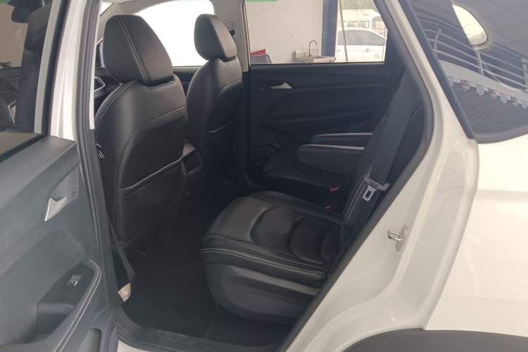 Used Baojun 530 2020 1.5T CVT Luxury Connected Version 6 Seats Interior 2