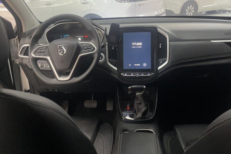 Used Baojun 530 2020 1.5T CVT Prestige Connected Version 6 Seats Interior 3