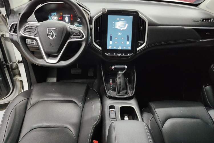 Used Baojun 530 2020 1.5T CVT Prestige Connected Version 6 Seats Interior 3