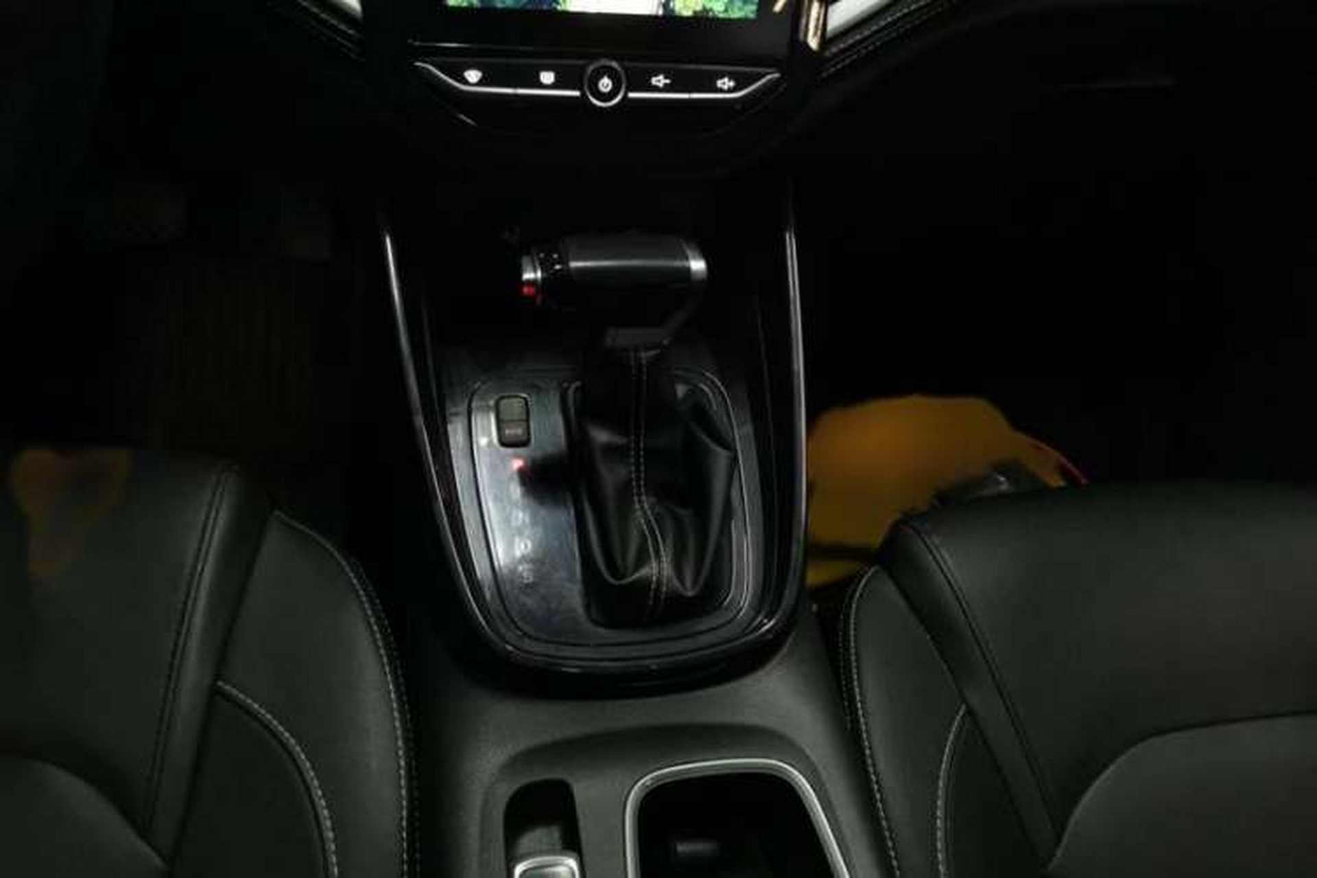 Used Baojun 530 2020 1.5T CVT Prestige Connected Version 7 Seats Interior 5