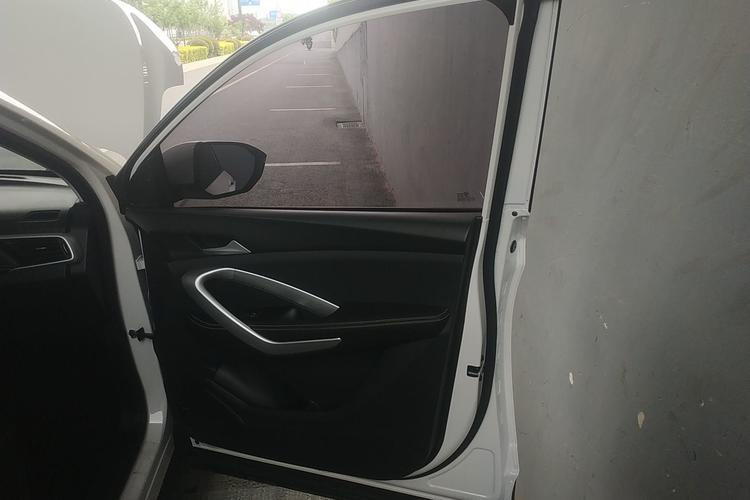 Used Baojun 530 2020 1.5T CVT Prestige Connected Version 6 Seats Interior 5