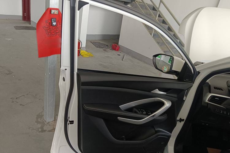 Used Baojun 530 2020 1.5T CVT Luxury Connected Version 6 Seats Interior 5