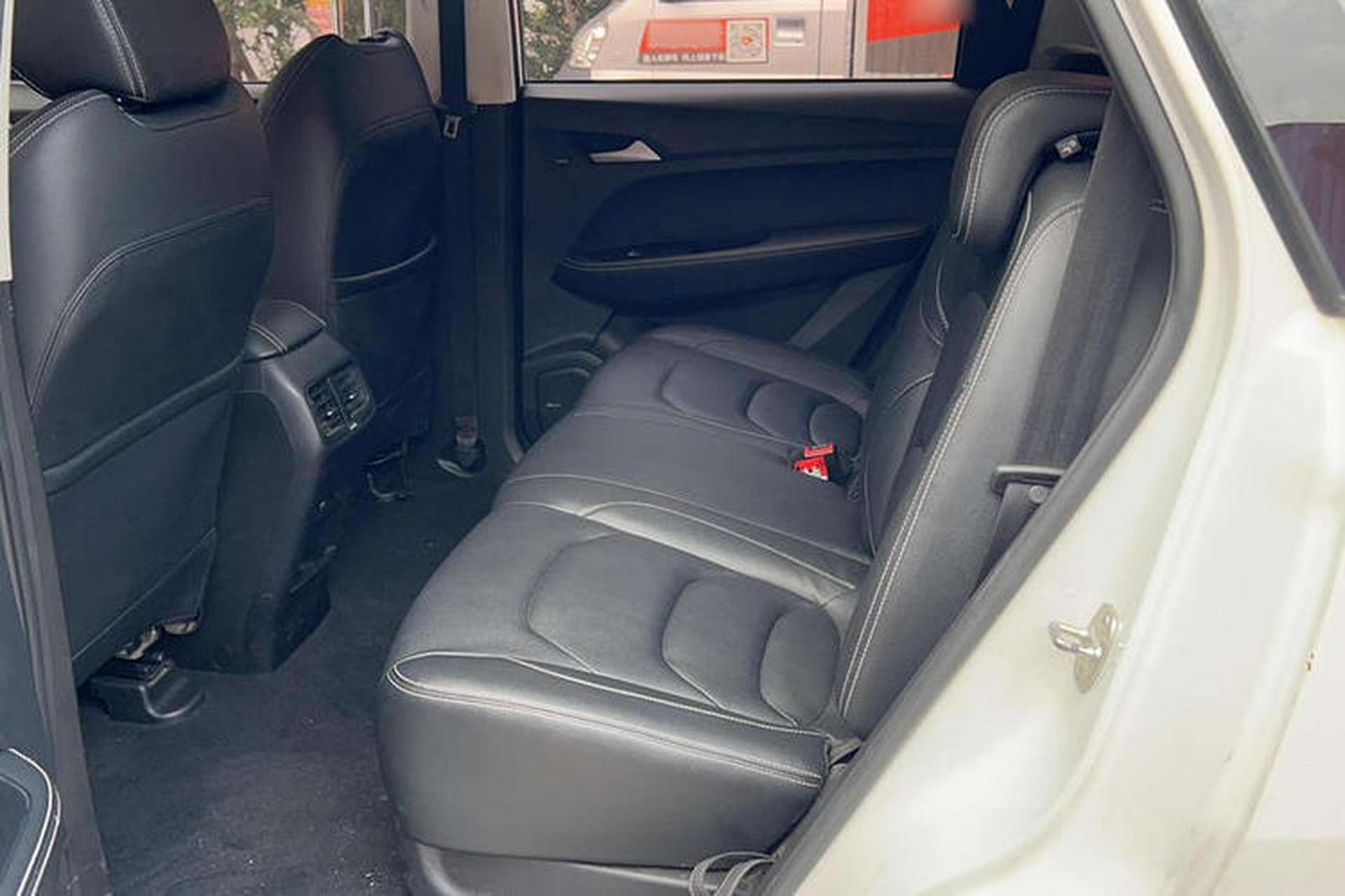 Used Baojun 530 2020 1.5T CVT Prestige Connected Version 7 Seats Interior 8