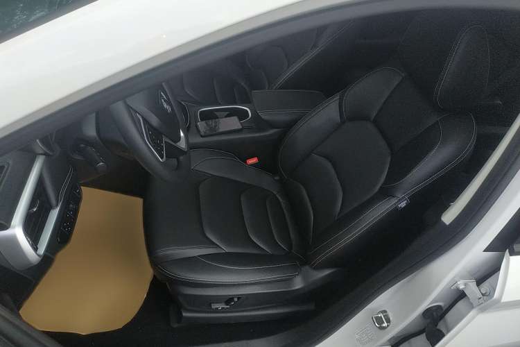 Used Baojun 530 2020 1.5T CVT Prestige Connected Version 6 Seats Left Front Seat