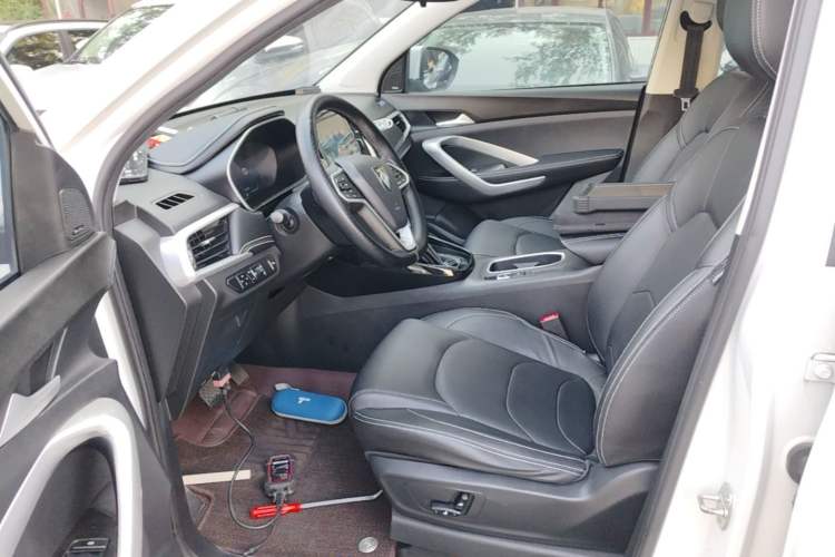 Used Baojun 530 2020 1.5T CVT Prestige Connected Version 7 Seats Left Front Seat