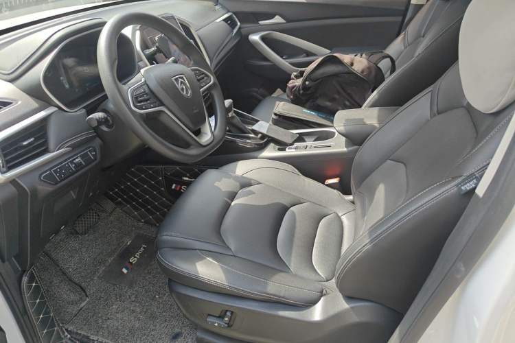 Used Baojun 530 2020 1.5T CVT Prestige Connected Version 7 Seats Left Front Seat