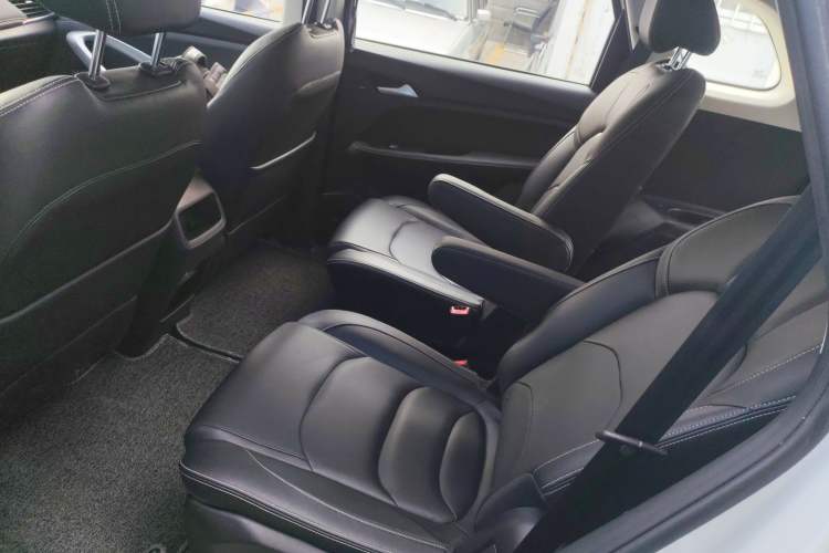 Used Baojun 530 2020 1.5T CVT Luxury Connected Version 6 Seats Left Rear Seat
