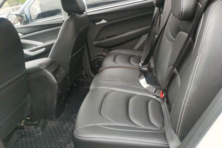 Used Baojun 530 2020 1.5T Manual Luxury Version 7 Seats Left Rear Seat