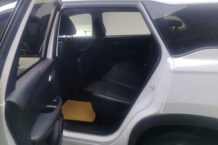 Used Baojun 530 2020 1.5T CVT Prestige Connected Version 5 Seats Left Rear Seat