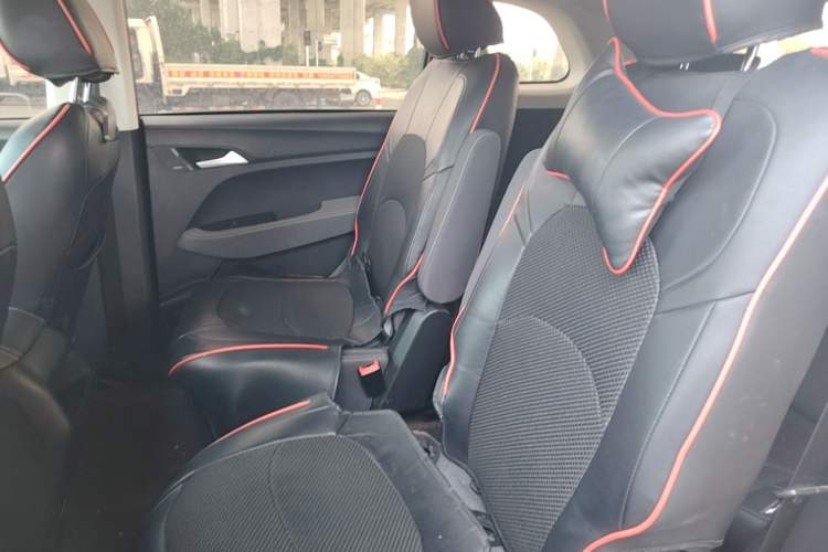 Used Baojun 530 2020 1.5T Manual Comfort Version 6 Seats Left Rear Seat
