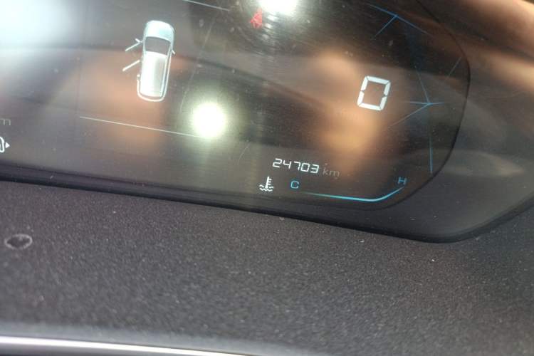 Used Baojun 530 2020 1.5T Manual Comfort Version 6 Seats Odometer Close Up
