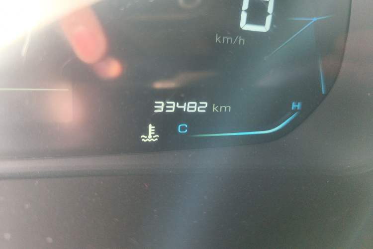 Used Baojun 530 2020 1.5T Manual Comfort Version 5 Seats Odometer Close Up