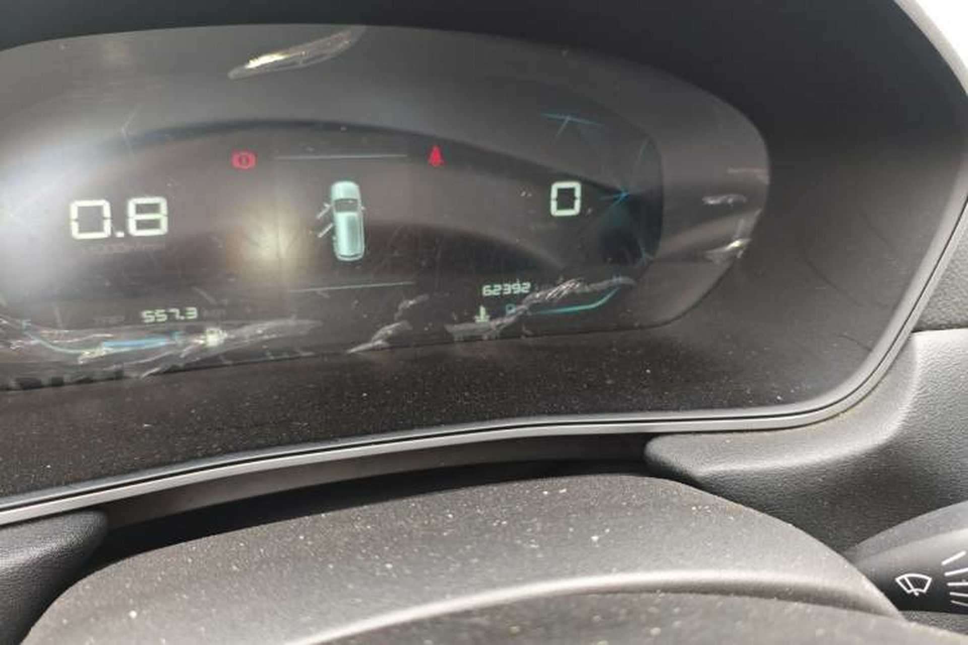 Used Baojun 530 2020 1.5T Manual Luxury Version 7 Seats Odometer Close Up