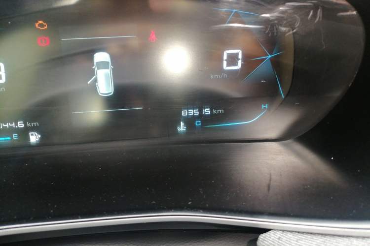 Used Baojun 530 2020 1.5T Manual Comfort Version 6 Seats Odometer Close Up