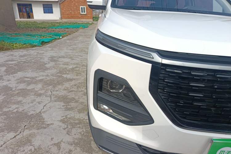 Used Baojun 530 2020 1.5T Manual Comfort Version 6 Seats Right Front Headlight