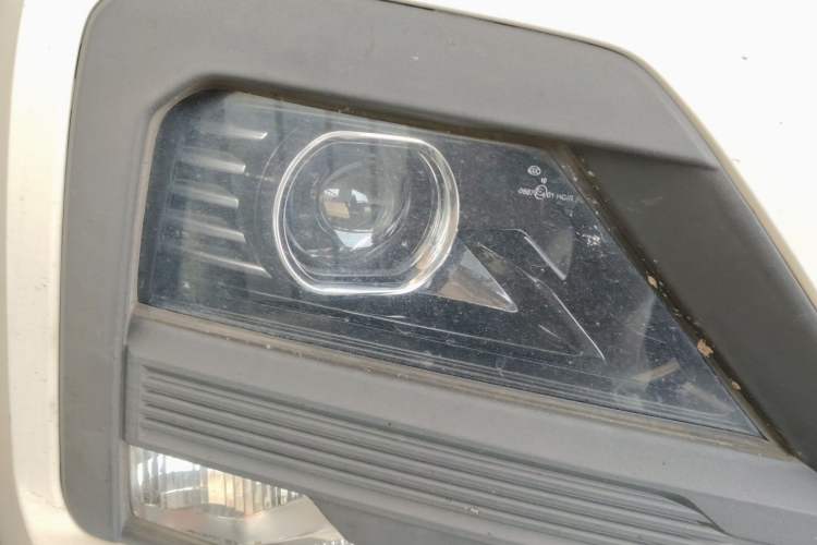Used Baojun 530 2020 1.5T Manual Comfort Version 5 Seats Right Front Headlight