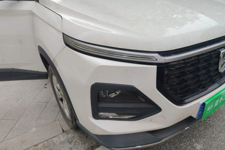 Used Baojun 530 2020 1.5T Manual Comfort Version 6 Seats Right Front Headlight