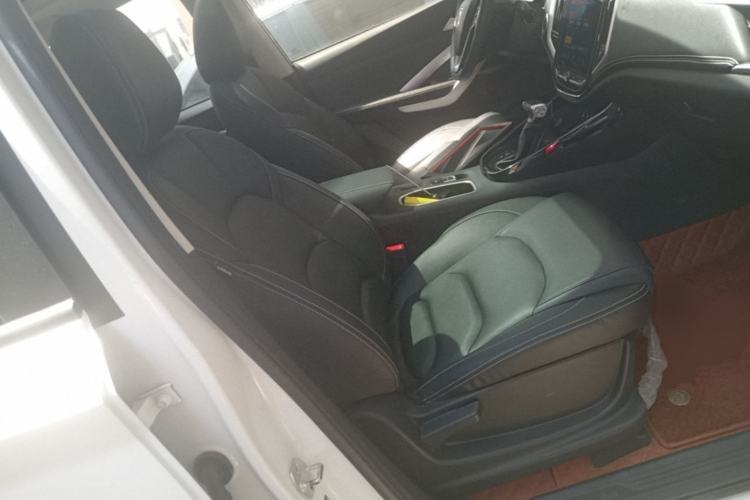Used Baojun 530 2020 1.5T CVT Prestige Connected Version 7 Seats Right Front Seat