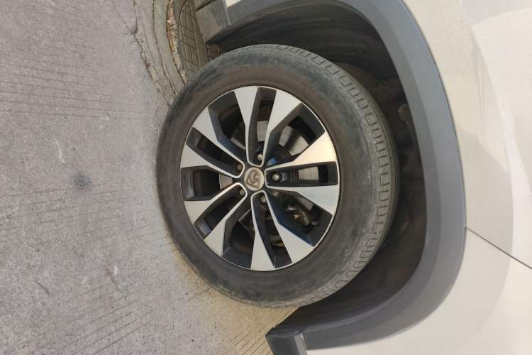 Used Baojun 530 2020 1.5T CVT Luxury Connected Version 6 Seats Right Front Wheel Hub