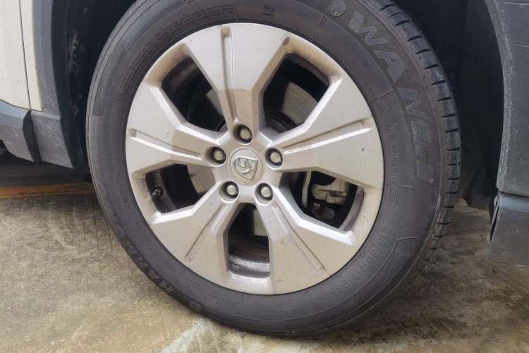 Used Baojun 530 2020 1.5T CVT Luxury Connected Version 6 Seats Right Front Wheel Hub