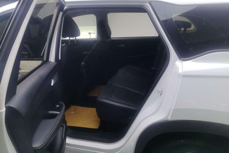 Used Baojun 530 2020 1.5T CVT Prestige Connected Version 5 Seats Right Rear Seat