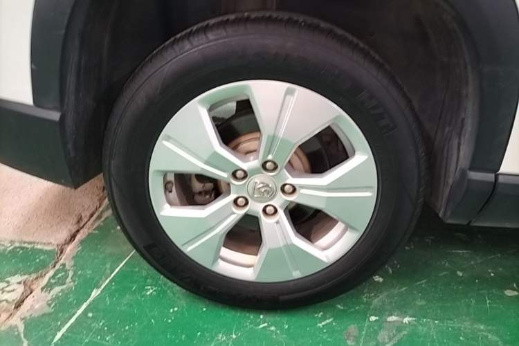 Used Baojun 530 2020 1.5T CVT Luxury Connected Version 7 Seats Right Rear Wheel Hub