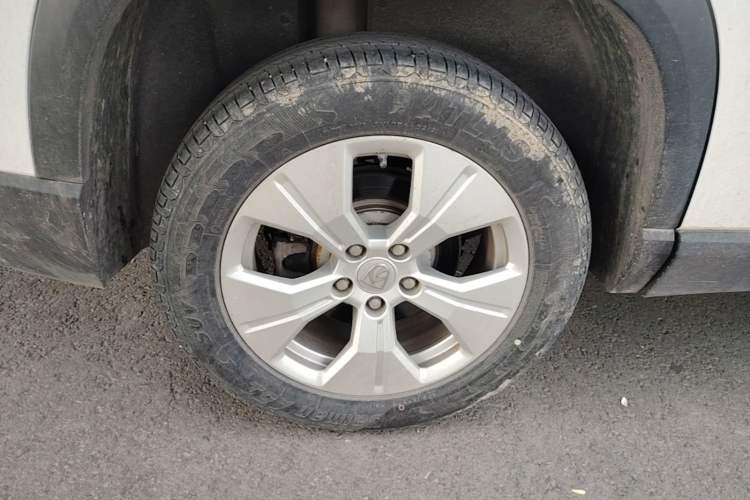 Used Baojun 530 2020 1.5T Manual Comfort Version 6 Seats Right Rear Wheel Hub