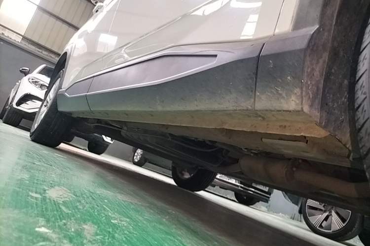 Used Baojun 530 2020 1.5T CVT Luxury Connected Version 7 Seats Right Side Sill