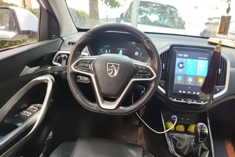 Used Baojun 530 2020 1.5T Manual Luxury Version 6 Seats Steering Wheel