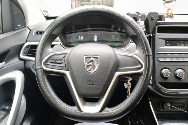 Used Baojun 530 2020 1.5T Manual Comfort Version 7 Seats Steering Wheel