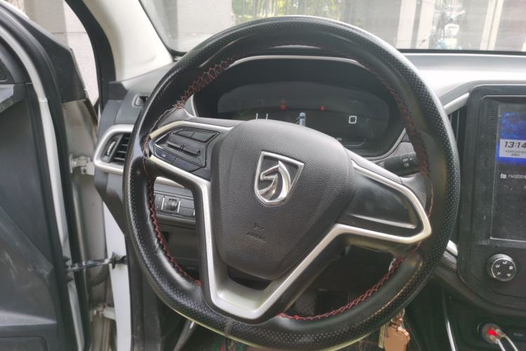 Used Baojun 530 2020 1.5T Manual Comfort Version 6 Seats Steering Wheel