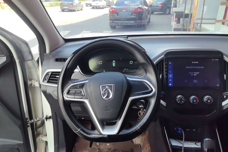 Used Baojun 530 2020 1.5T Manual Comfort Version 5 Seats Steering Wheel