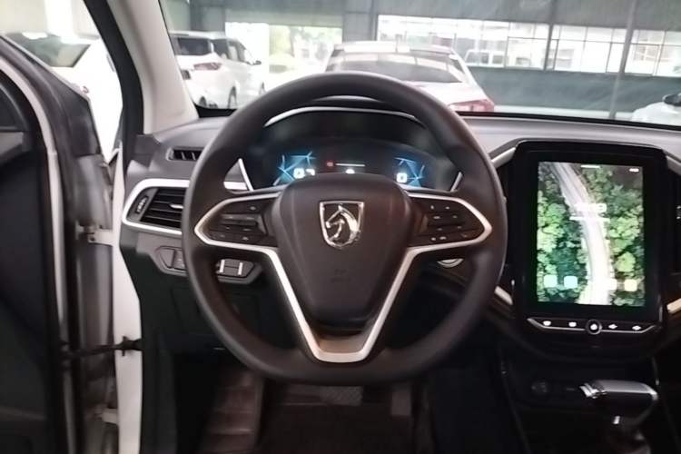 Used Baojun 530 2020 1.5T CVT Luxury Connected Version 7 Seats Steering Wheel