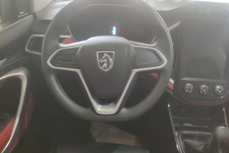 Used Baojun 530 2020 1.5T Manual Luxury Version 5 Seats Steering Wheel