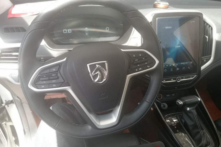 Used Baojun 530 2020 1.5T CVT Prestige Connected Version 7 Seats Steering Wheel