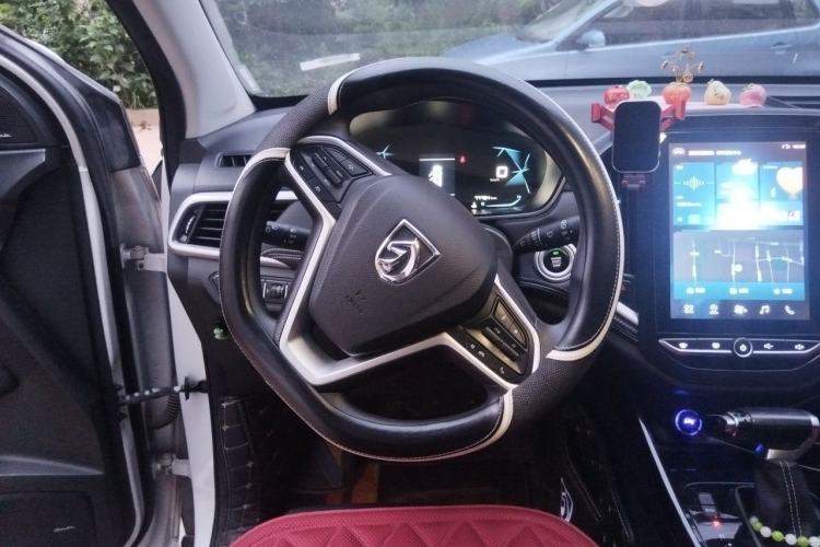 Used Baojun 530 2020 1.5T CVT Prestige Connected Version 7 Seats Steering Wheel