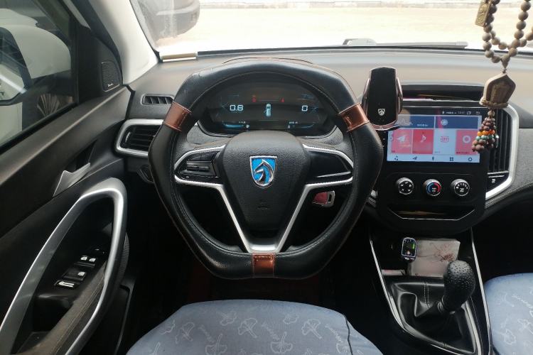 Used Baojun 530 2020 1.5T Manual Comfort Version 6 Seats Steering Wheel