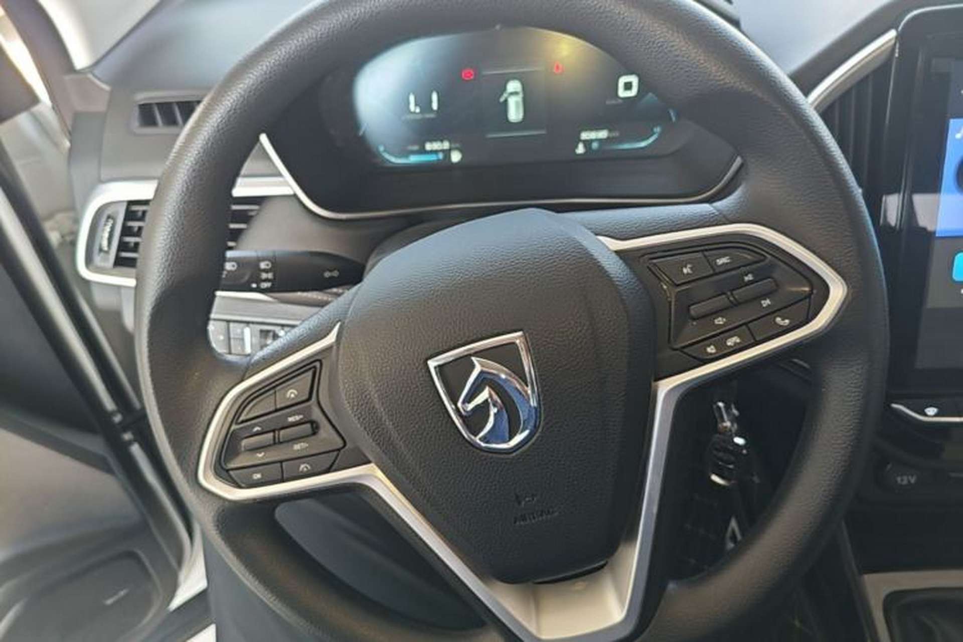 Used Baojun 530 2020 1.5T Manual Luxury Version 6 Seats Steering Wheel