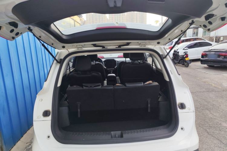 Used Baojun 530 2020 1.5T CVT Luxury Connected Version 6 Seats Trunk