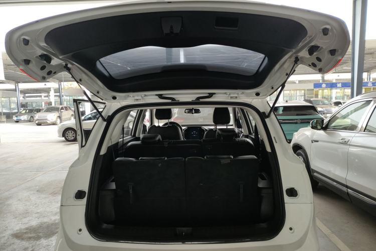 Used Baojun 530 2020 1.5T CVT Prestige Connected Version 7 Seats Trunk