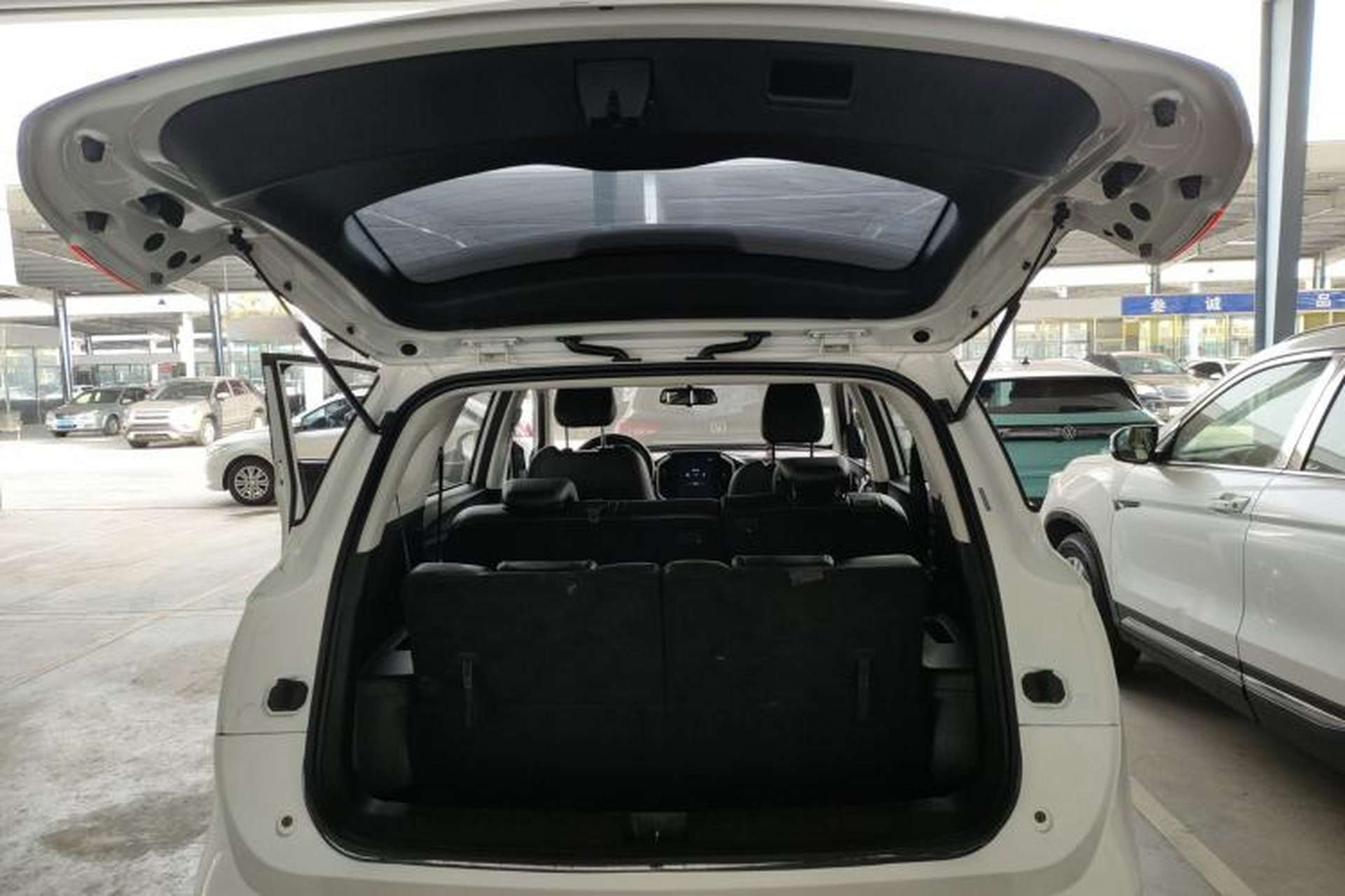 Used Baojun 530 2020 1.5T CVT Prestige Connected Version 7 Seats Trunk
