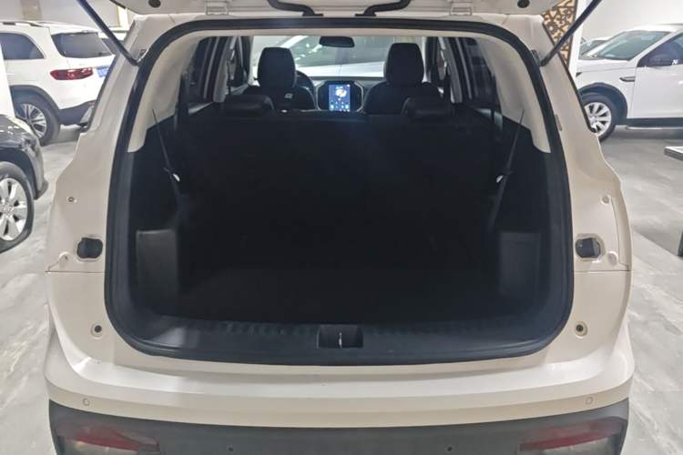 Used Baojun 530 2020 1.5T CVT Prestige Connected Version 7 Seats Trunk