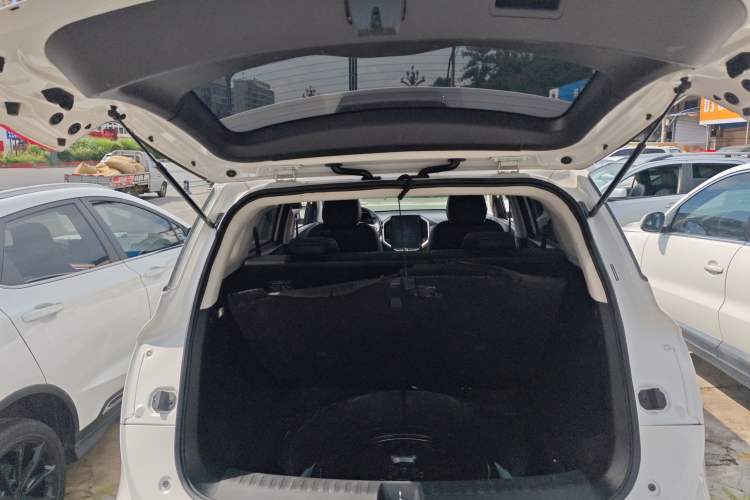 Used Baojun 530 2020 1.5T CVT Prestige Connected Version 5 Seats Trunk